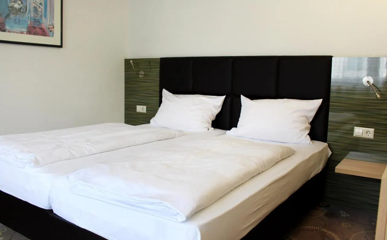 Campus.Guest Hotel Stuttgart 3*,