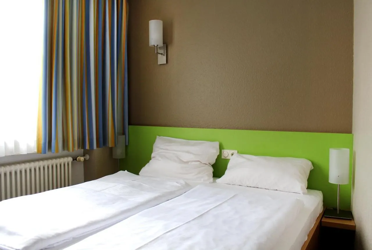 Campus.Guest Hotel Stuttgart 3*,